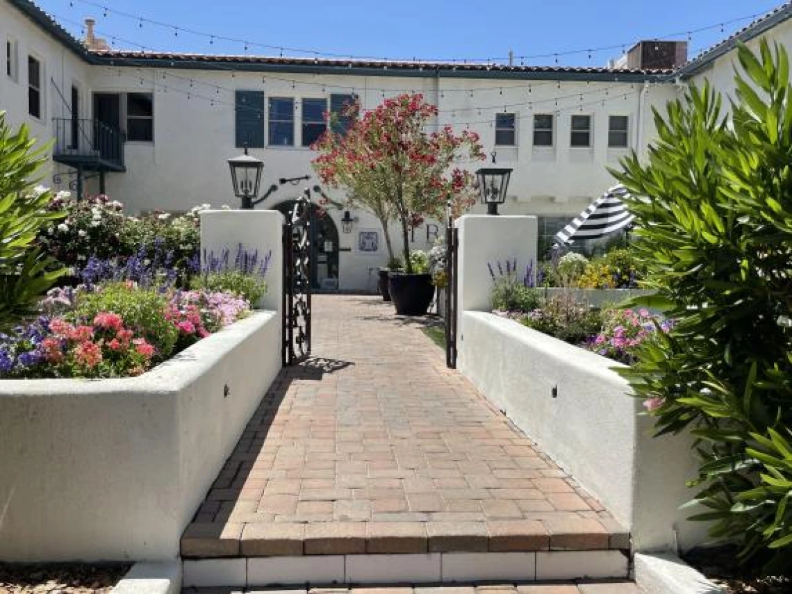 AZ Alpha/Pi Beta Phi House